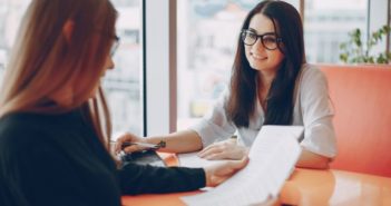 Errores en una entrevista de trabajo presencial